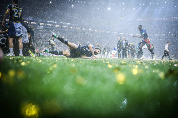 两名替补球 两名替补球